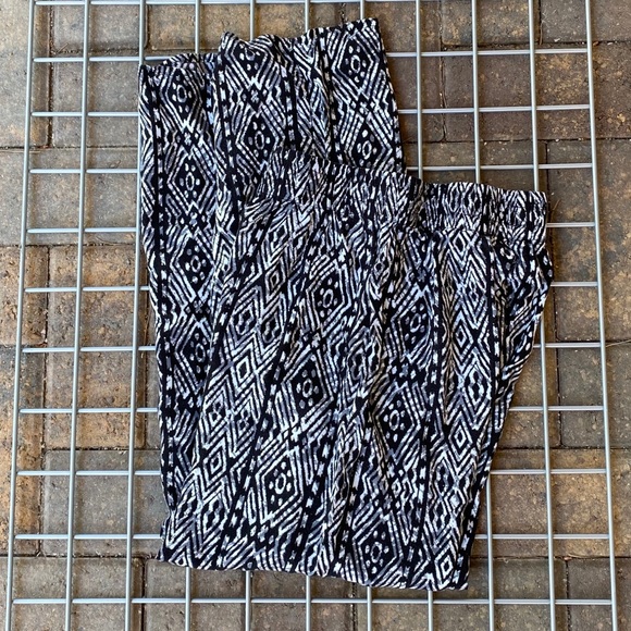 Paisley Print Wide Leg Elastic Waist Culotte Pants - Picture 2 of 2